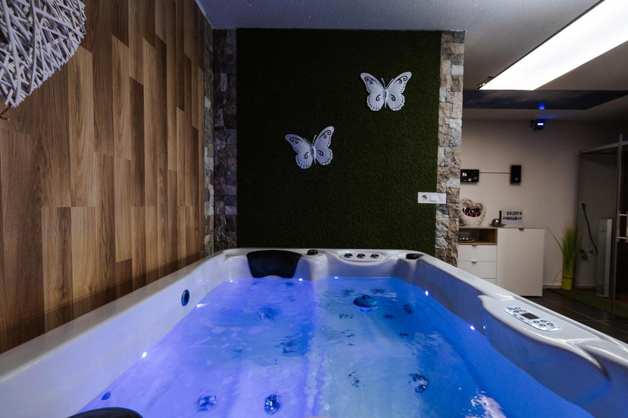 Tanja S Holiday Home In Nature With Sauna And Hot Tub Gorica pri Slivnici Eksteriør bilde
